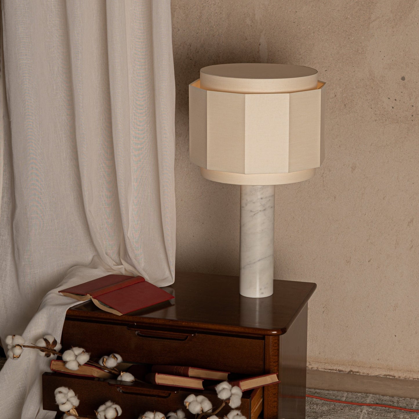 Pipo Okla White Marble Table Lamp