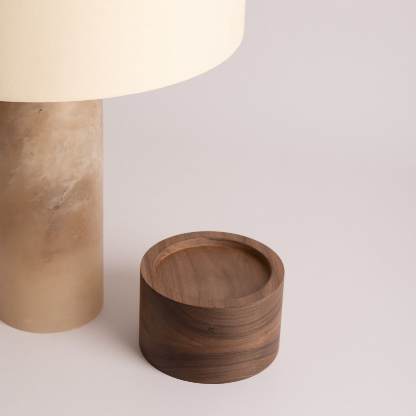 Pura Kelo White Alabaster Table Lamp