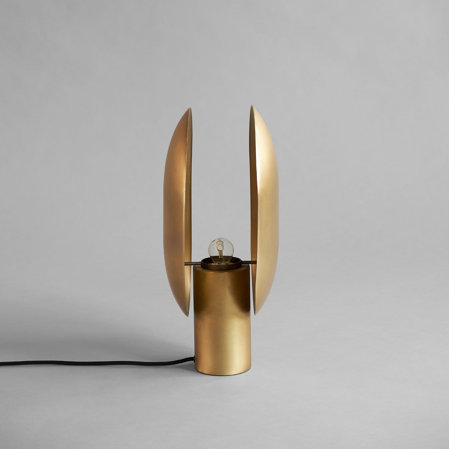 Clam Table Lamp