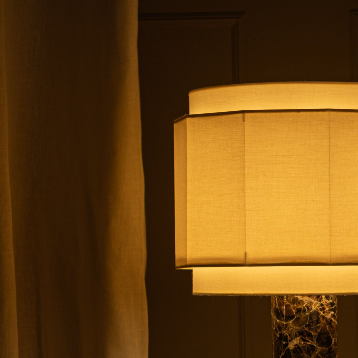 Pipito Okla Marble Table Lamp
